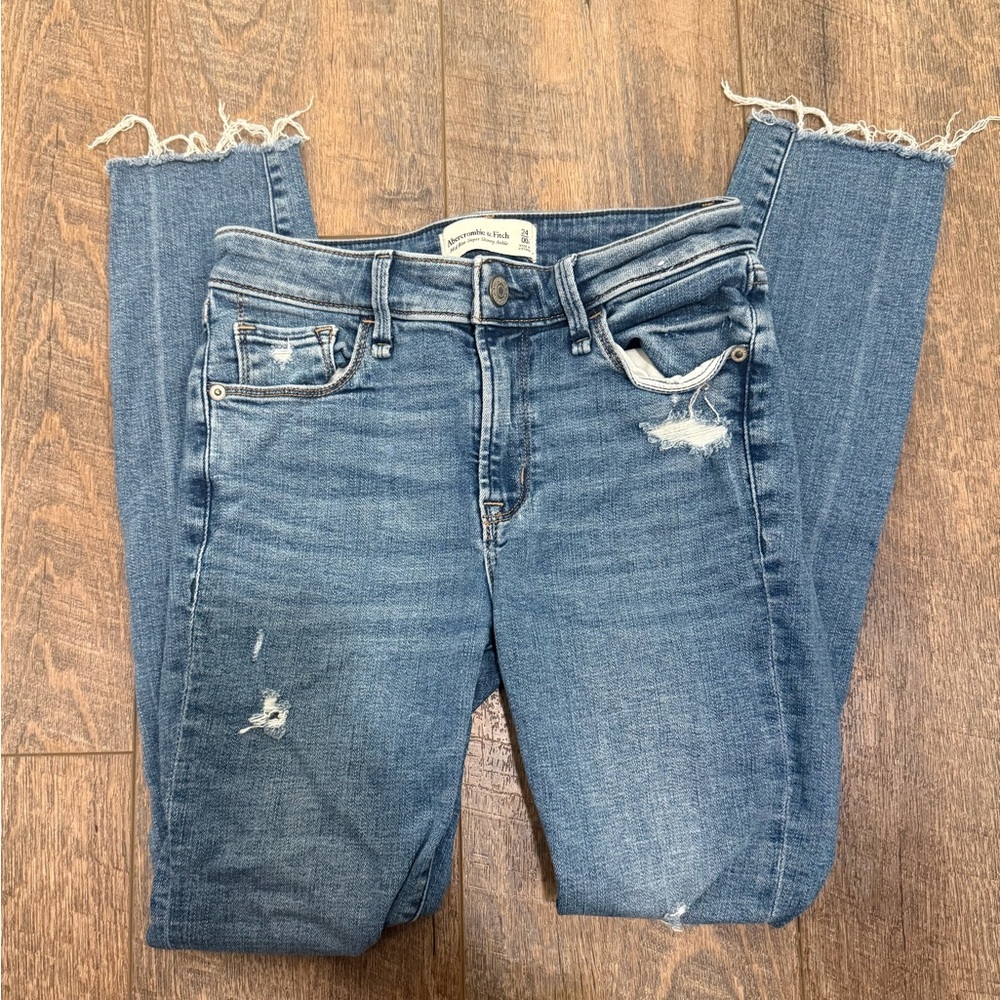 Abercrombie & Fitch Mid Rise Skinny Jeans